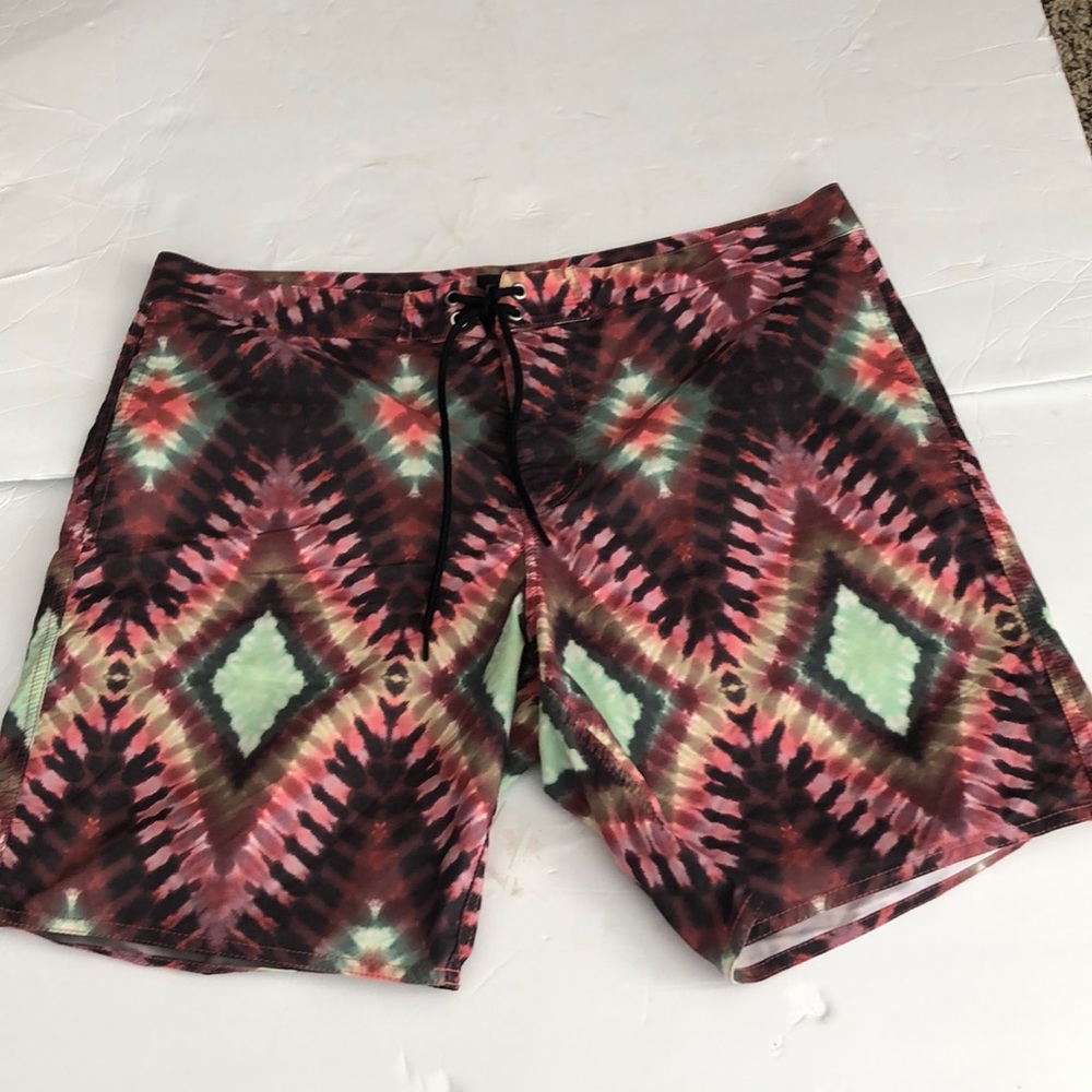 Obey Board Shorts Worldwide Propaganda Men’s SZ 34 Like New!